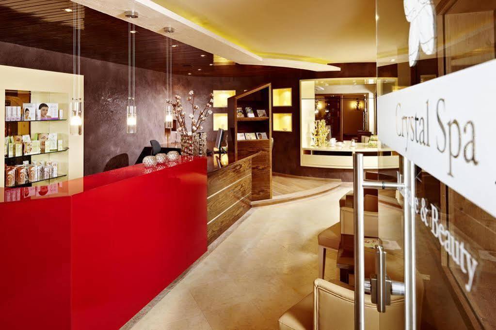 Hotel Berghof Crystal Spa & Sports Tux Exterior foto